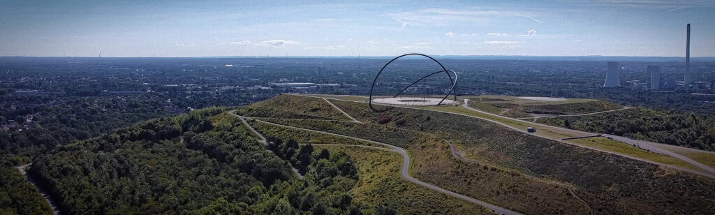Foto der Sonnenuhr Halde Hoheward aus der Vogelperspektive